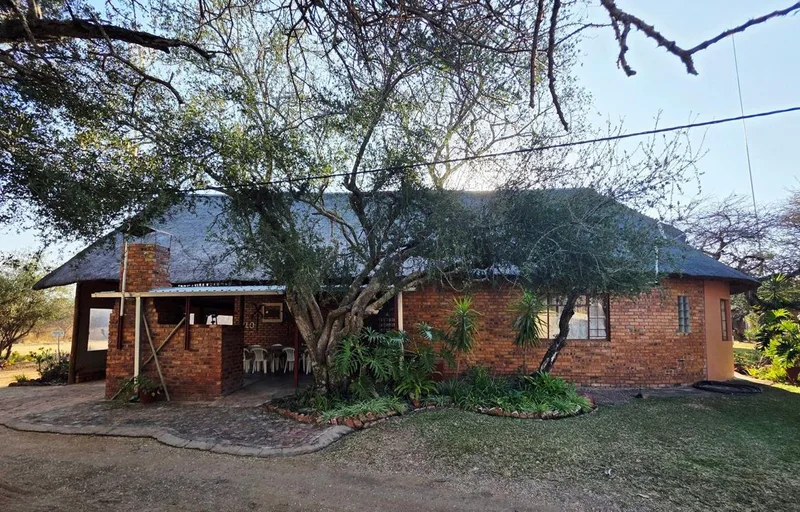 5 Bedroom House for sale in Constantia Resort