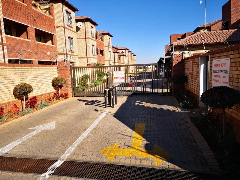 2 Bedroom Apartment in Randpark Ridge