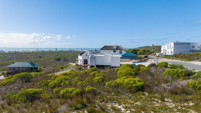 704 m² Land available in Struisbaai