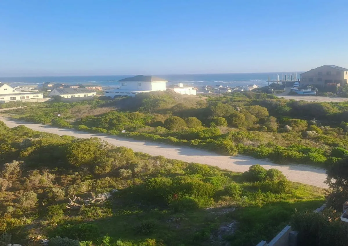 650 m² Land available in Suiderstrand