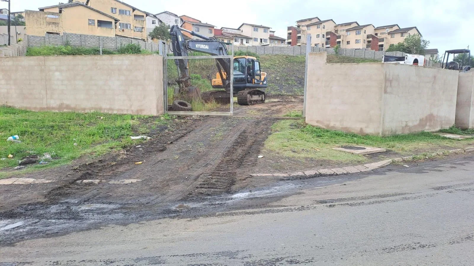 4 439 m² Land available in Newlands West