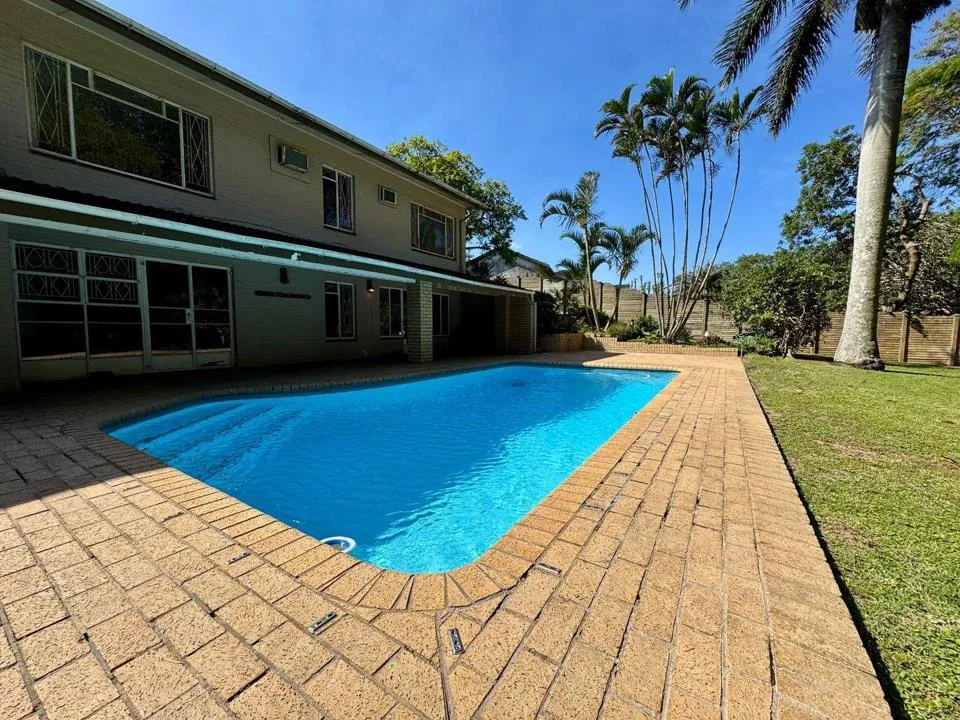 4 Bedroom House for sale in Meer En See
