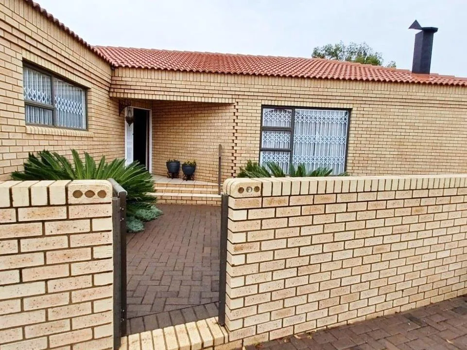 3 Bedroom Townhouse for sale in Parys