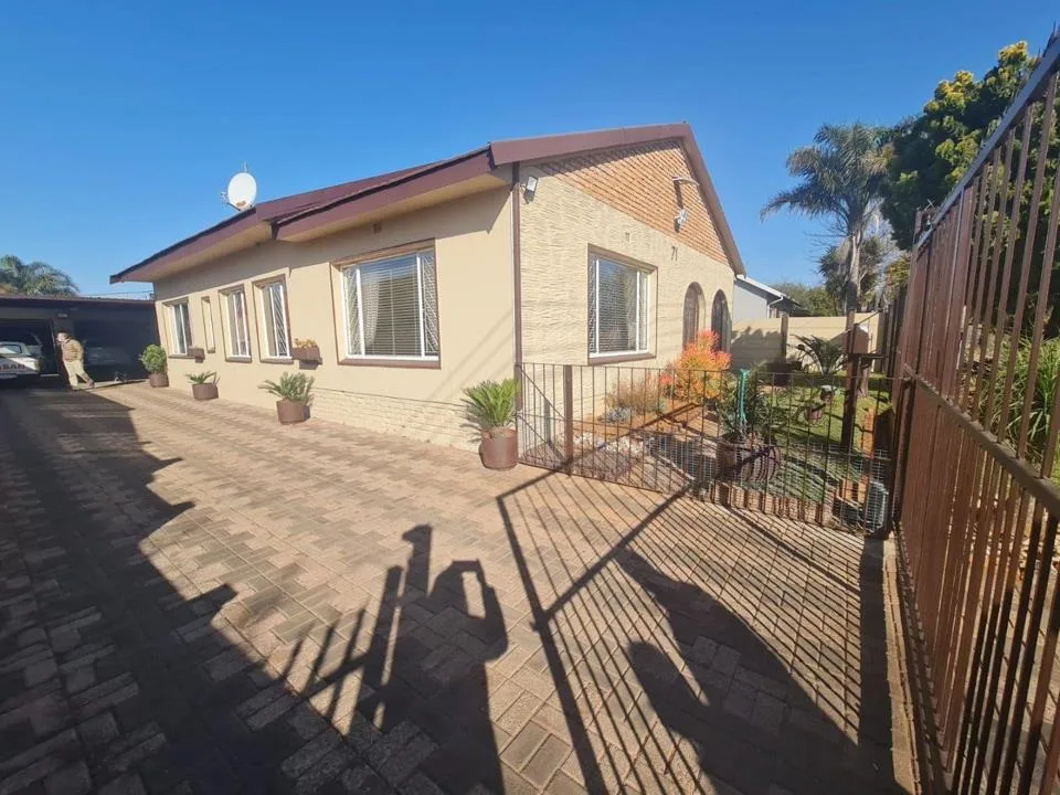 3 Bedroom House for sale in Randgate