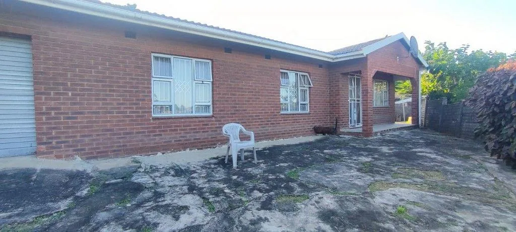 3 Bedroom House for sale in Umlazi R