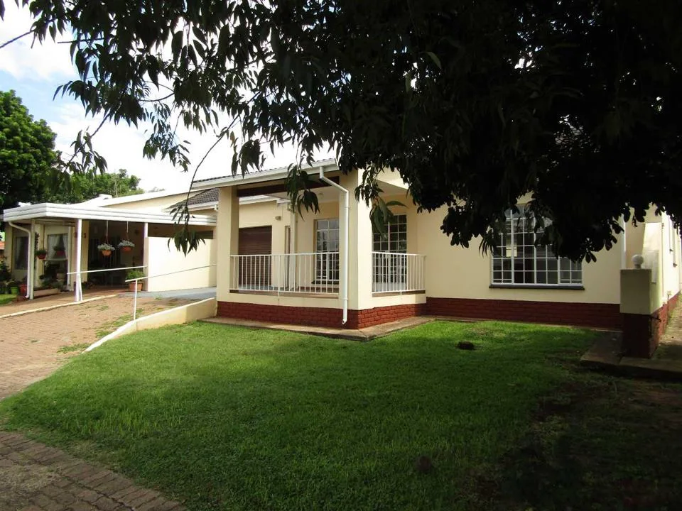 2 Bedroom Townhouse for sale in Theresapark