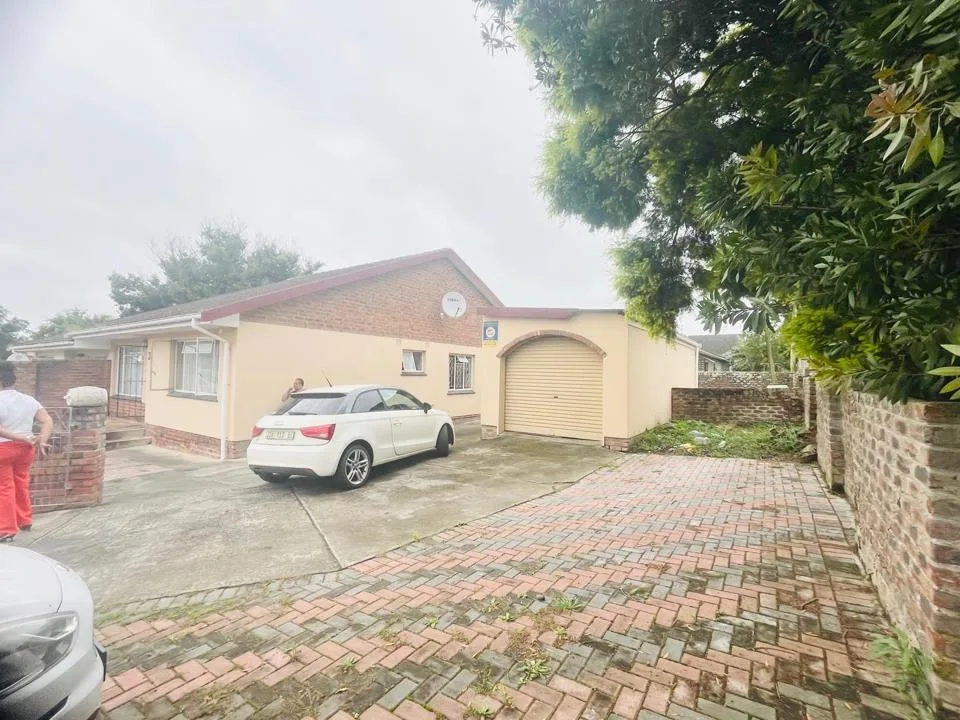 3 Bedroom Townhouse for sale in Cambridge West