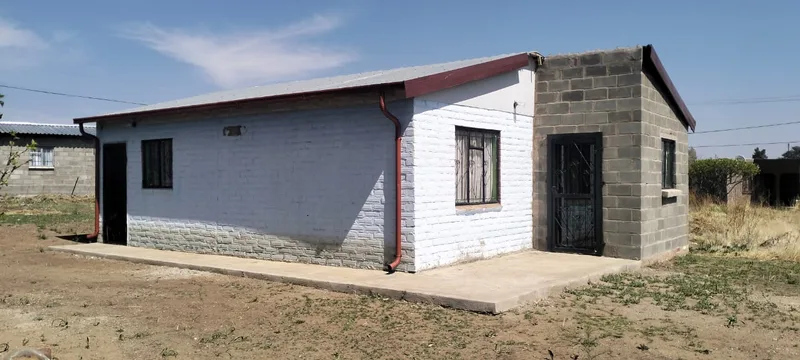 2 Bedroom House for sale in Selosesha