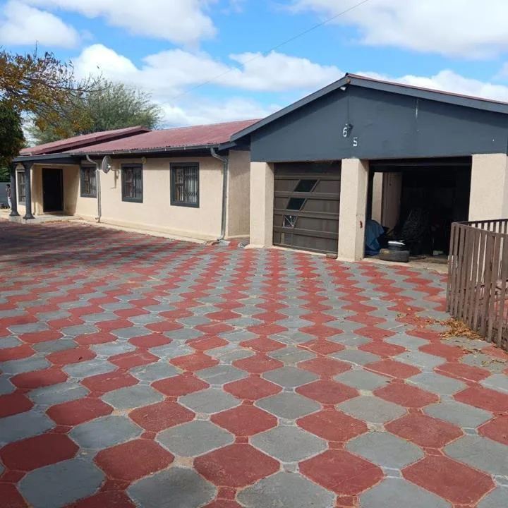3 Bedroom House to rent in Vryburg