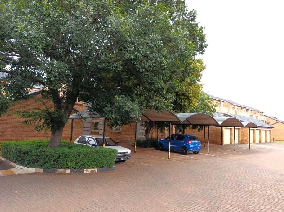 2 Bedroom Apartment / flat for sale in Monavoni