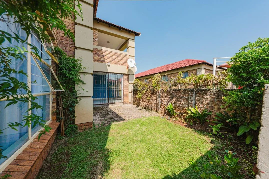 2 Bedroom Townhouse for sale in Liefde En Vrede
