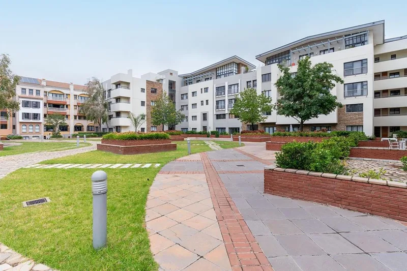 2 Bedroom Apartment / flat for sale in Bedford Gardens