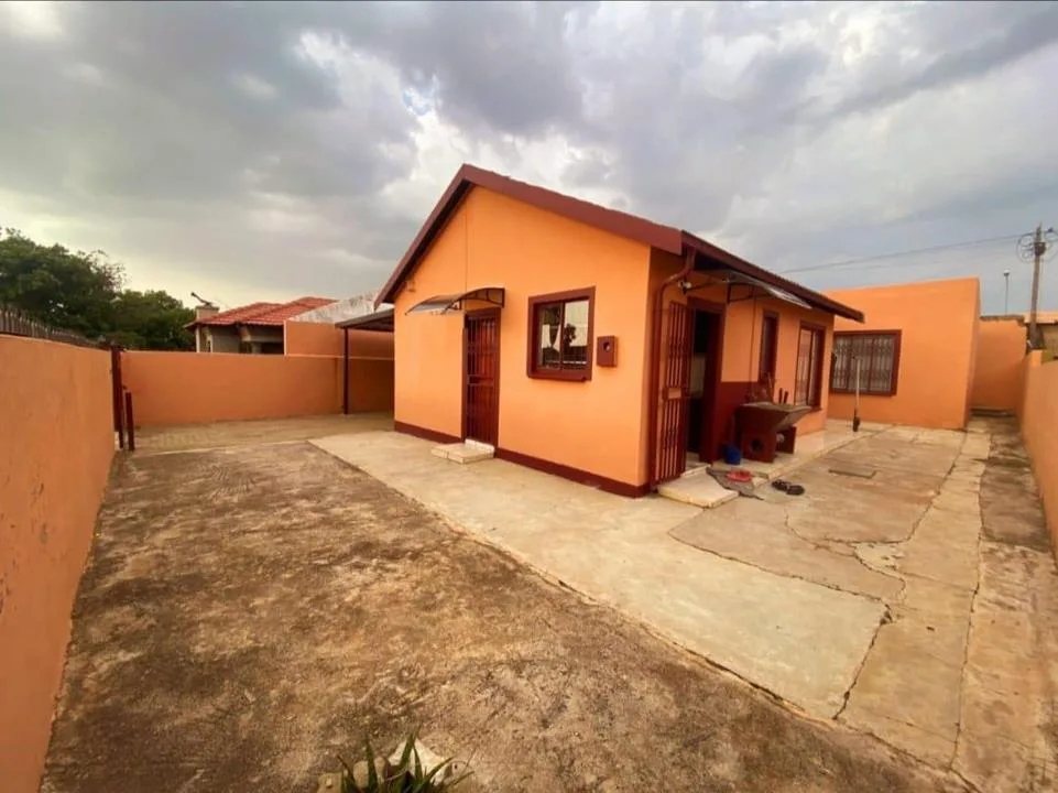 4 Bedroom House for sale in Mahube Valley