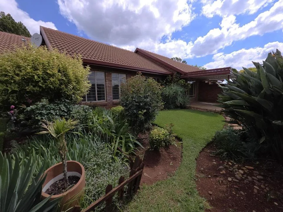 3 Bedroom Townhouse for sale in Faerie Glen