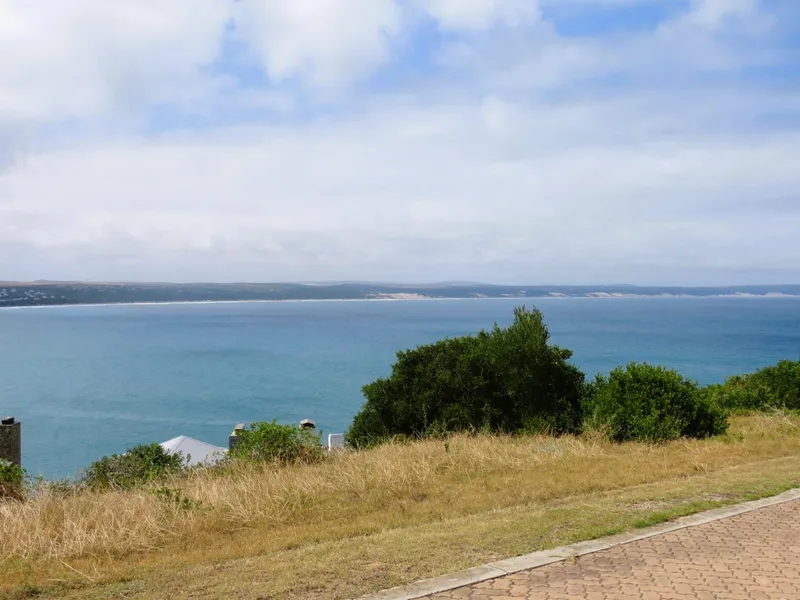 346 m² Land available in Vlees Bay