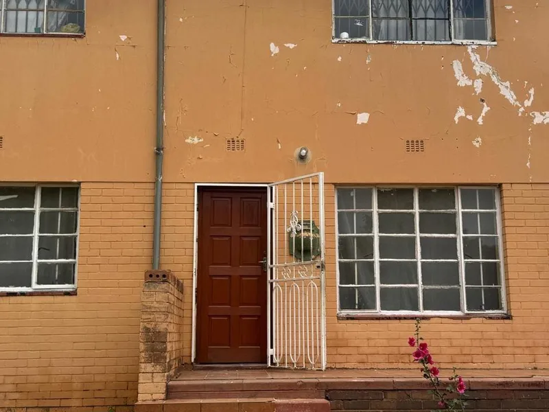 4 Bedroom House for sale in Lindbergh Park