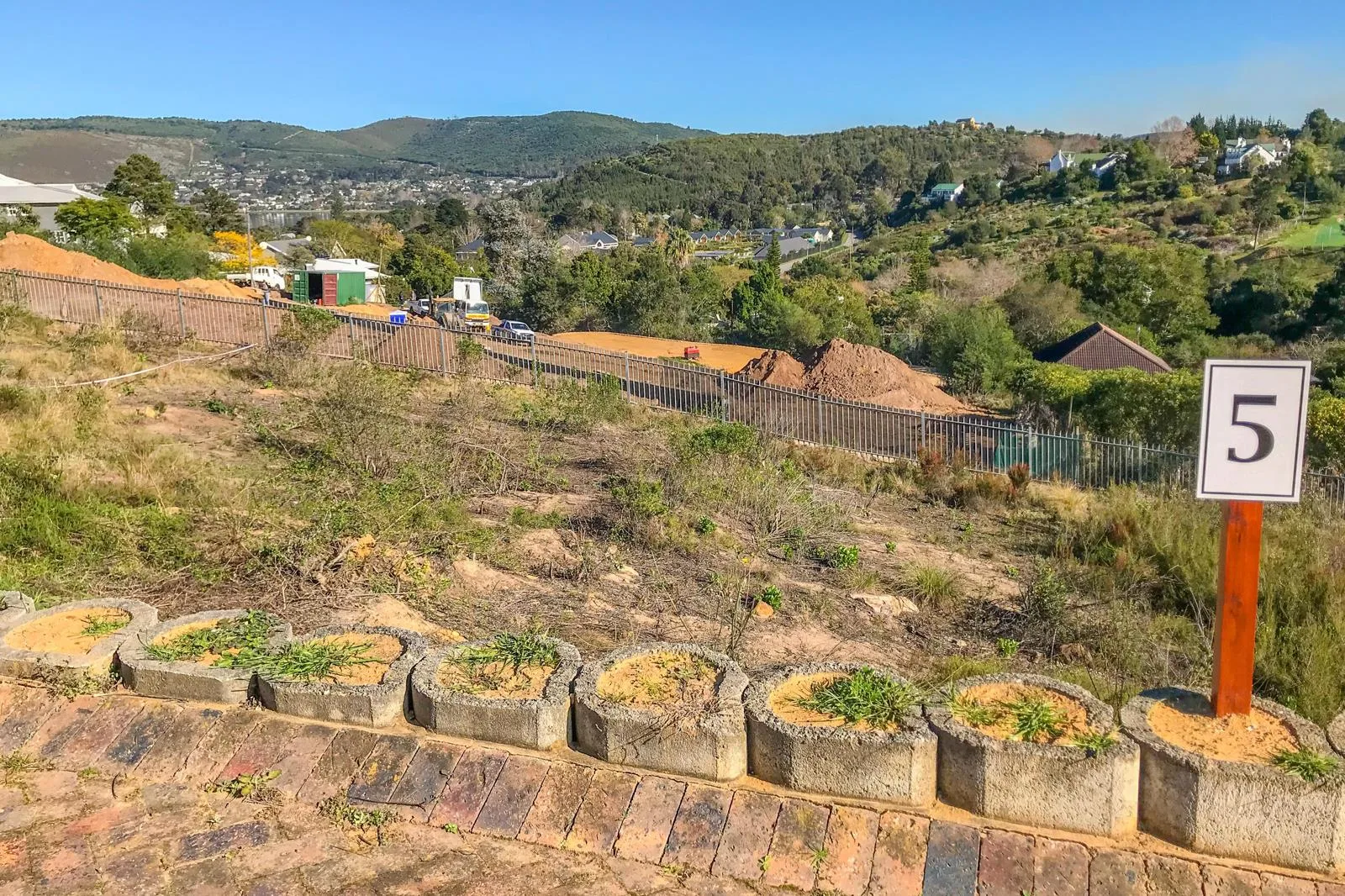 831 m² Land available in Kanonkop