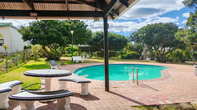 5 Bedroom House in Diaz Beach