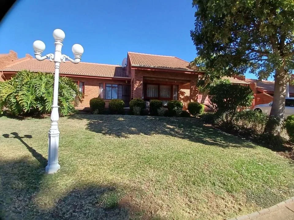 4 Bedroom Townhouse for sale in Bela-Bela Ext 5
