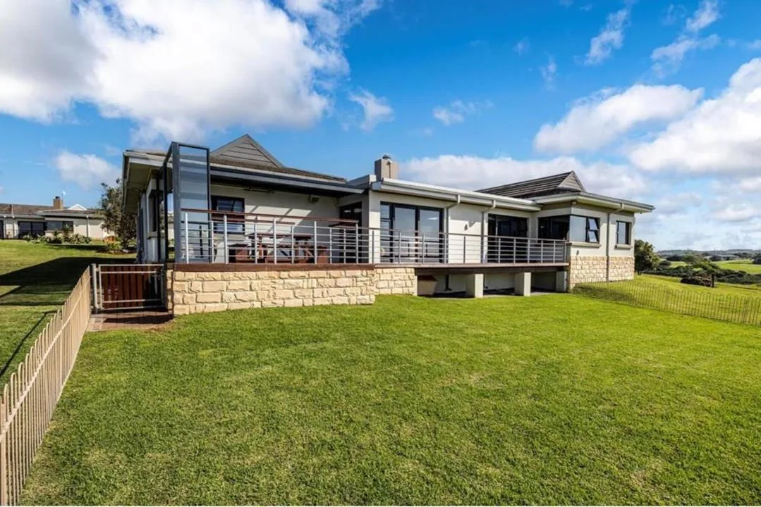 4 Bedroom House for sale in Cypraea Sands Estate