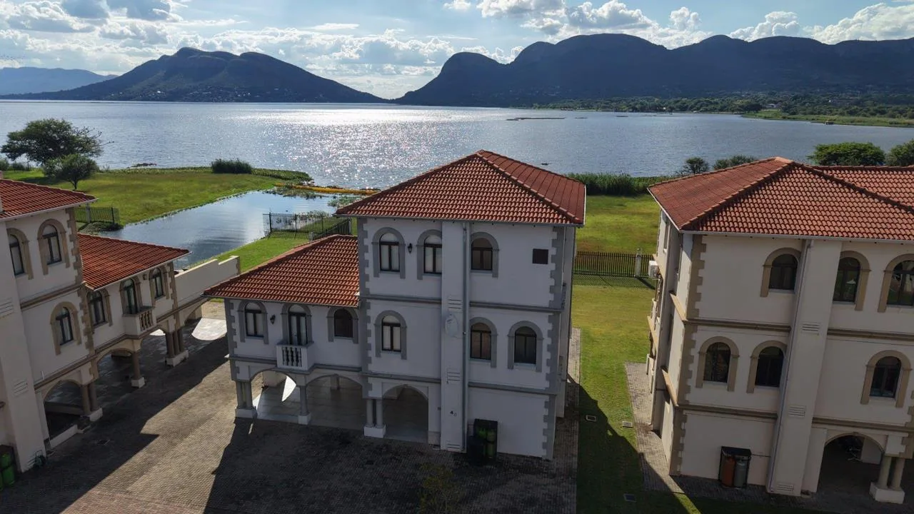 4 Bedroom House for sale in Ifafi