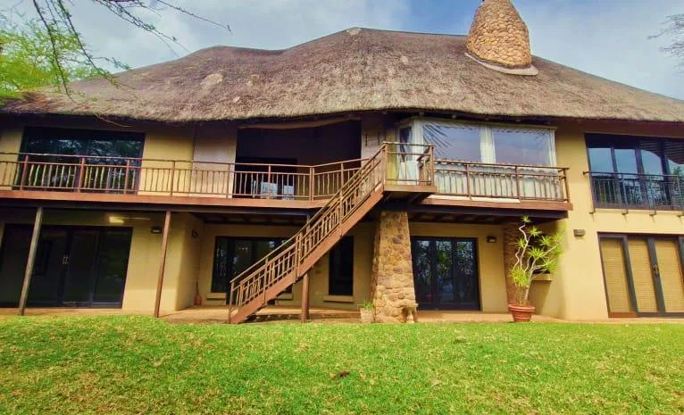 5 Bedroom House for sale in Phezulu