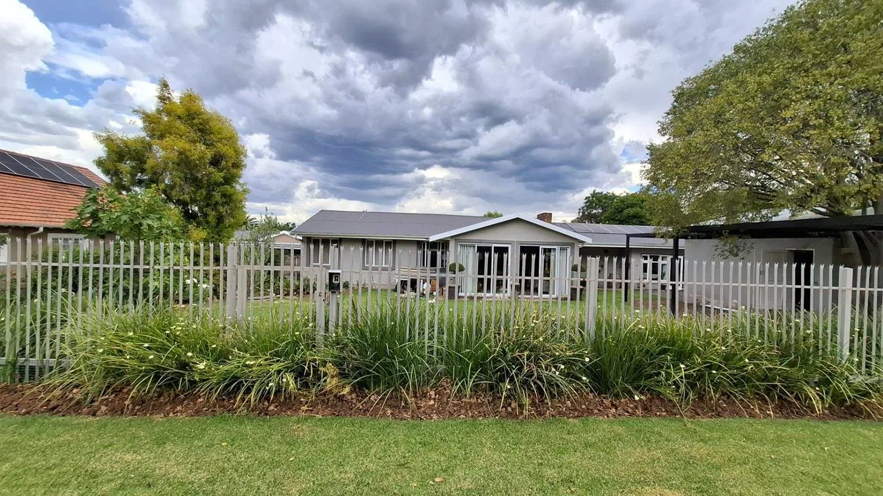 5 Bedroom House for sale in Bergsig