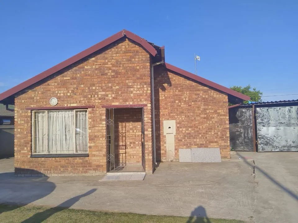 3 Bedroom House for sale in Osizweni