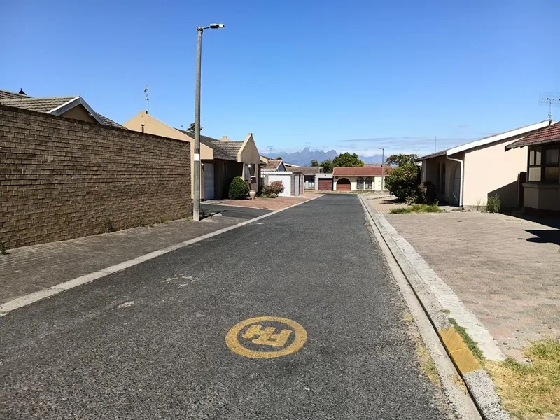 2 Bedroom House in Tuscany Glen