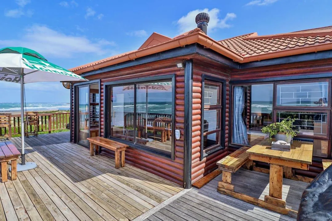 6 Bedroom House for sale in Aston Bay