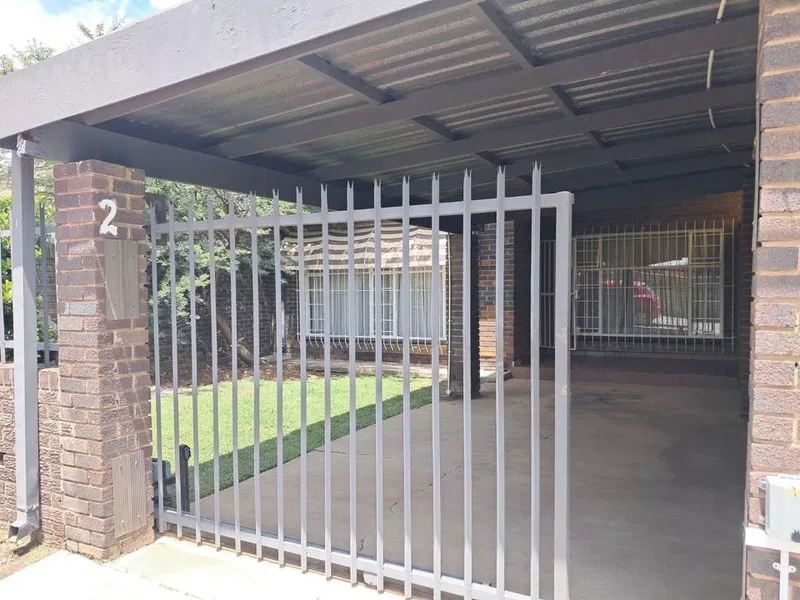 2 Bedroom Townhouse for sale in Reitzpark