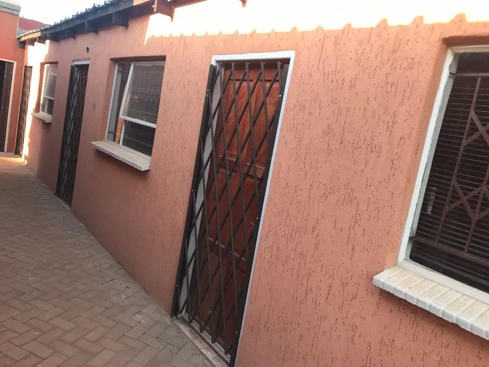 1 Bedroom Apartment / flat to rent in Rosslyn