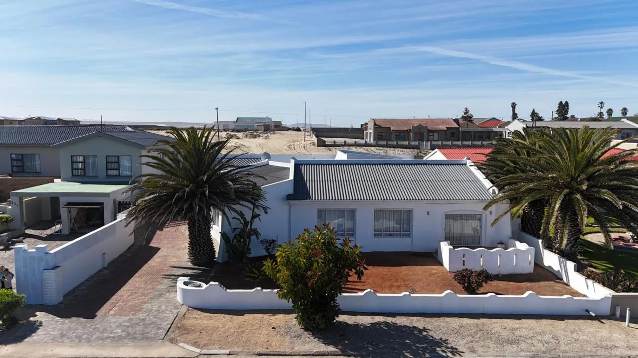 4 Bedroom House for sale in Port Nolloth