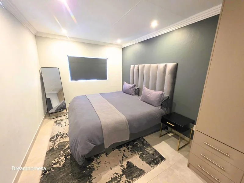 1 Bedroom House to rent in Houghton Estate