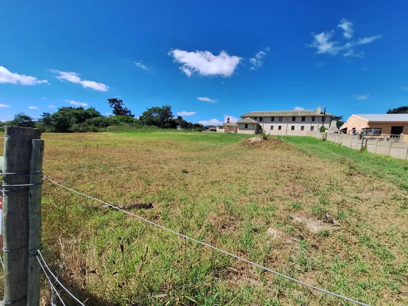 757 m² Land available in Albertinia