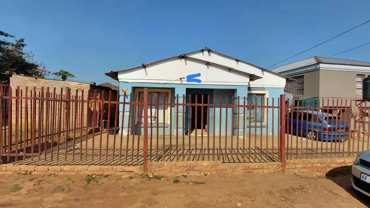 14 Bedroom House for sale in Tshikota