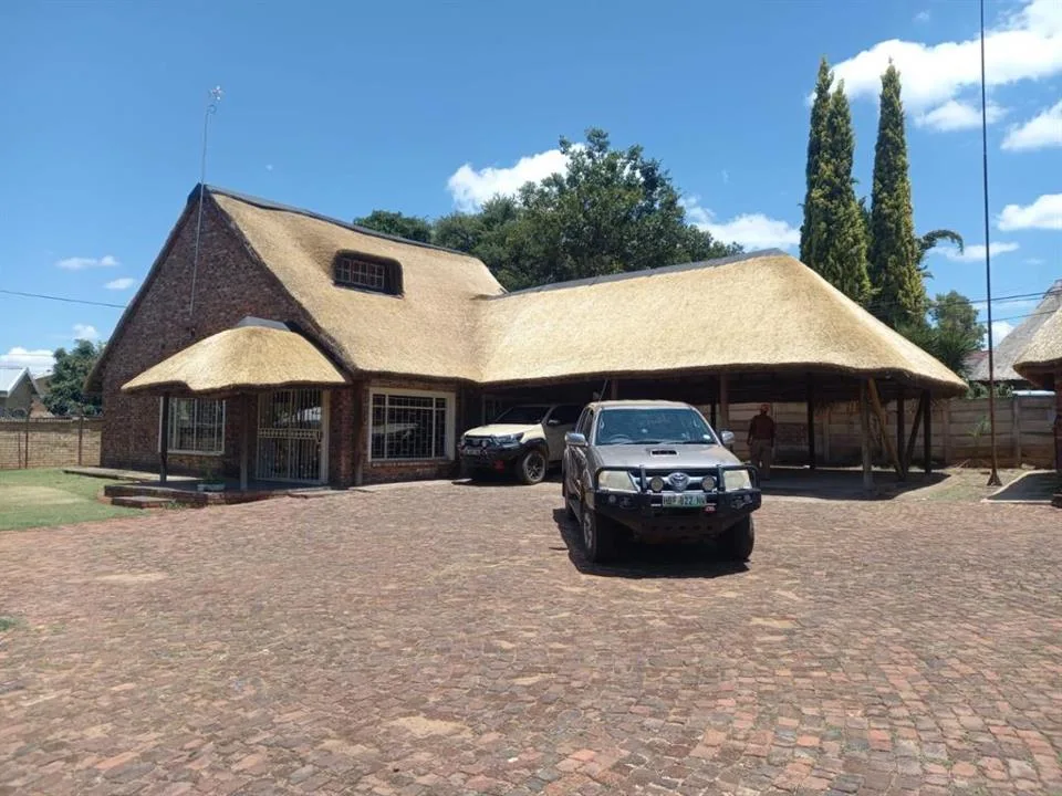 7 Bedroom Apartment / flat for sale in Schweizer Reneke