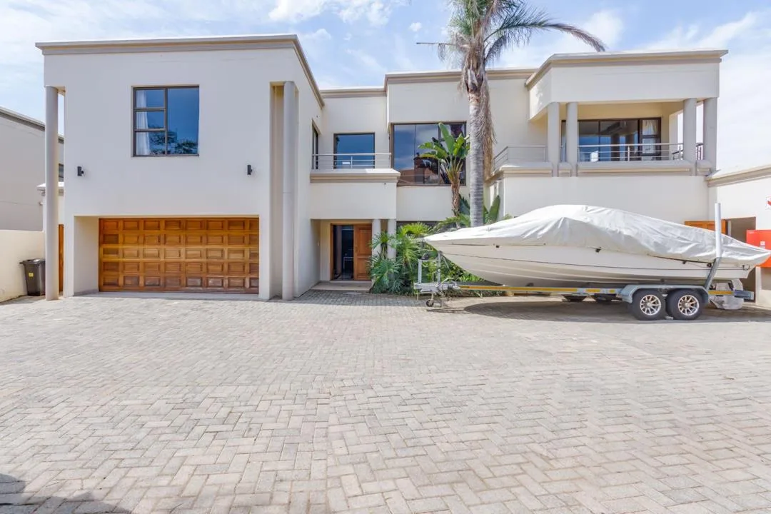 6 Bedroom House for sale in Maraldi Estate