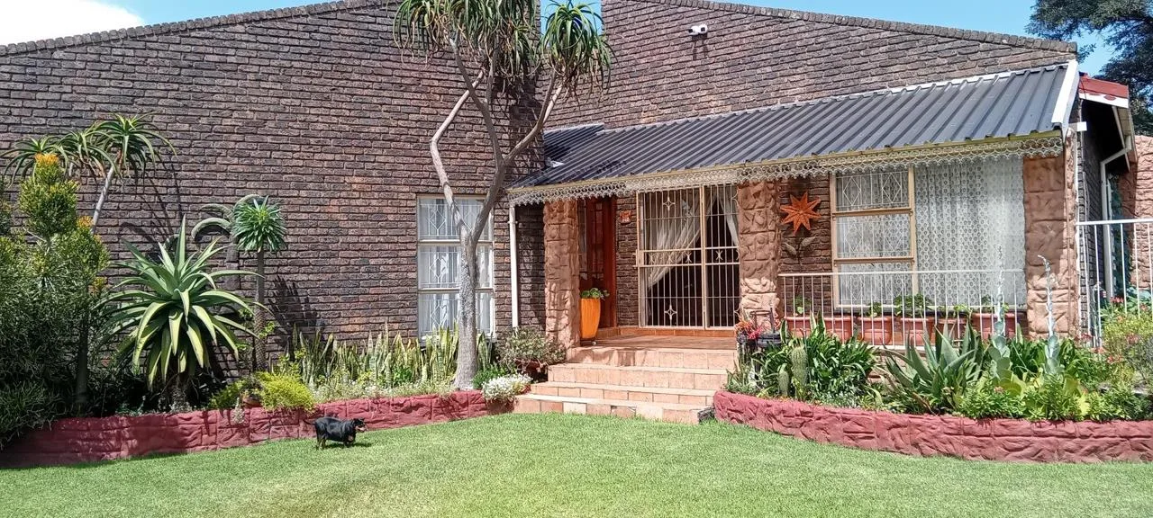 5 Bedroom House for sale in Del Judor Ext 2