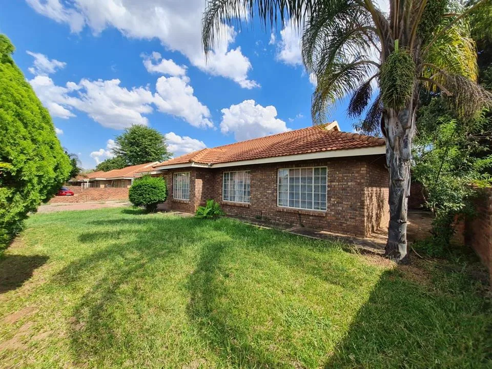 3 Bedroom House for sale in Modimolle