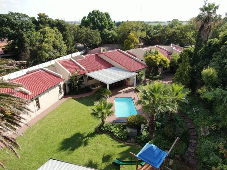 4 Bedroom House for sale in Three Rivers East