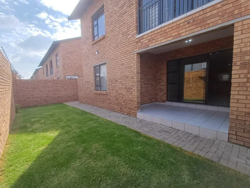3 Bedroom Apartment / flat for sale in New Market Park