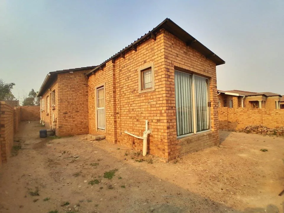 3 Bedroom House for sale in Tasbet Park