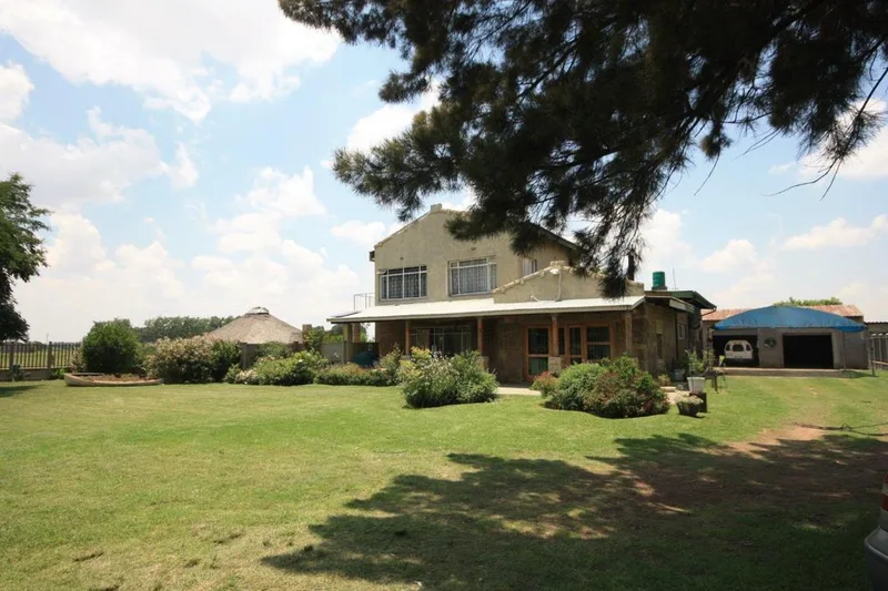 4 Bedroom House for sale in Viljoensdrift