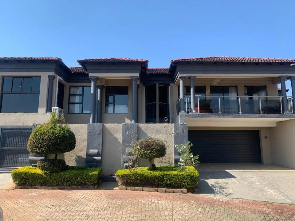 5 Bedroom House for sale in Golden Acres Estate
