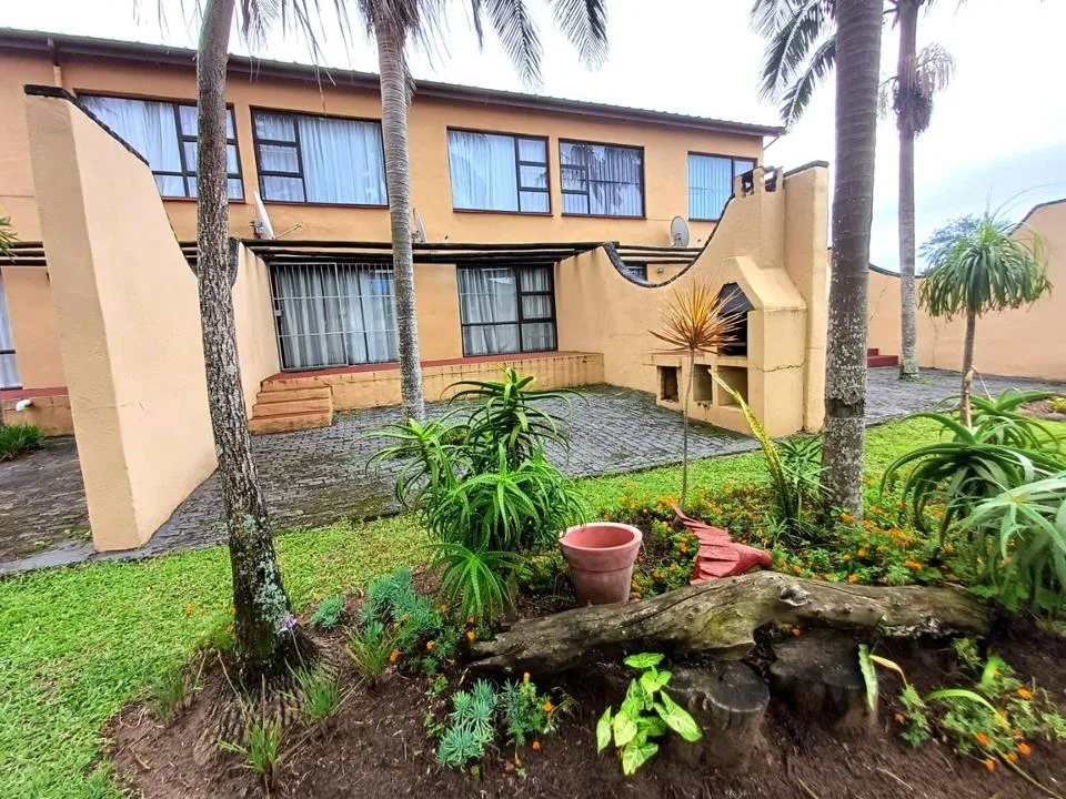 3 Bedroom Townhouse for sale in Port Edward