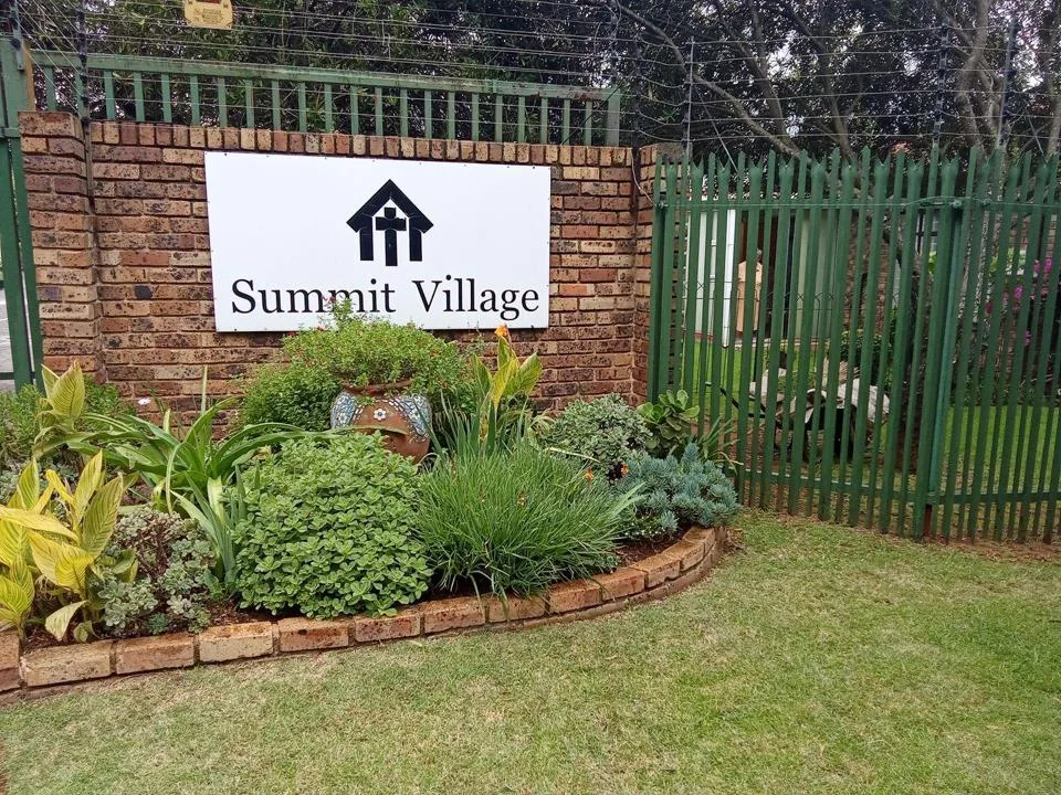 3 Bedroom Townhouse for sale in Ontdekkerspark