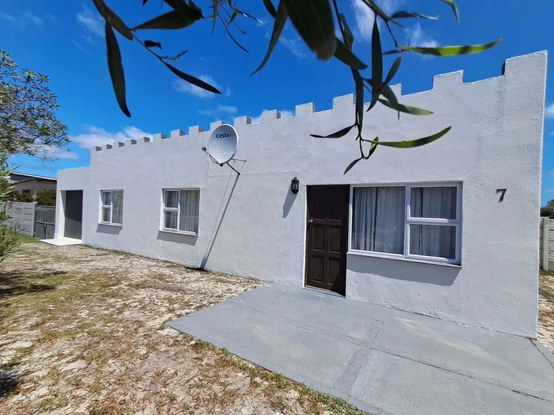 3 Bedroom House for sale in Pearly Beach