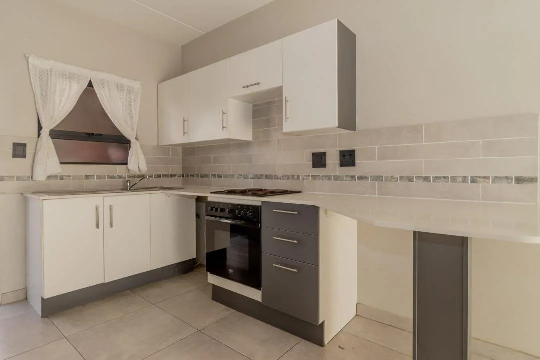 2 Bedroom Apartment / flat for sale in Ravenswood