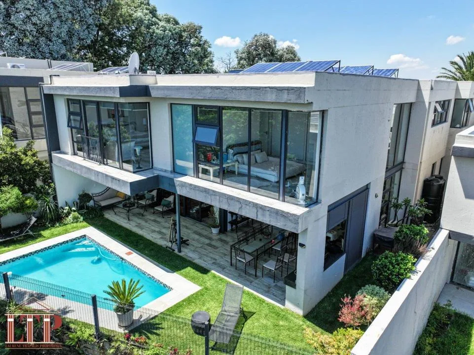 4 Bedroom House for sale in Linksfield Ridge